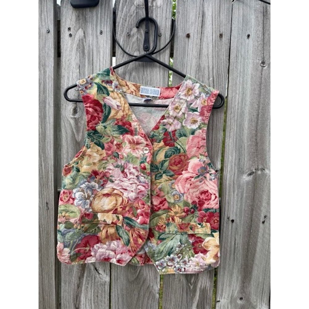 Cottagecore Vintage Tapestry Floral Gotcha Covered 90s Multi-Color Vest Medium